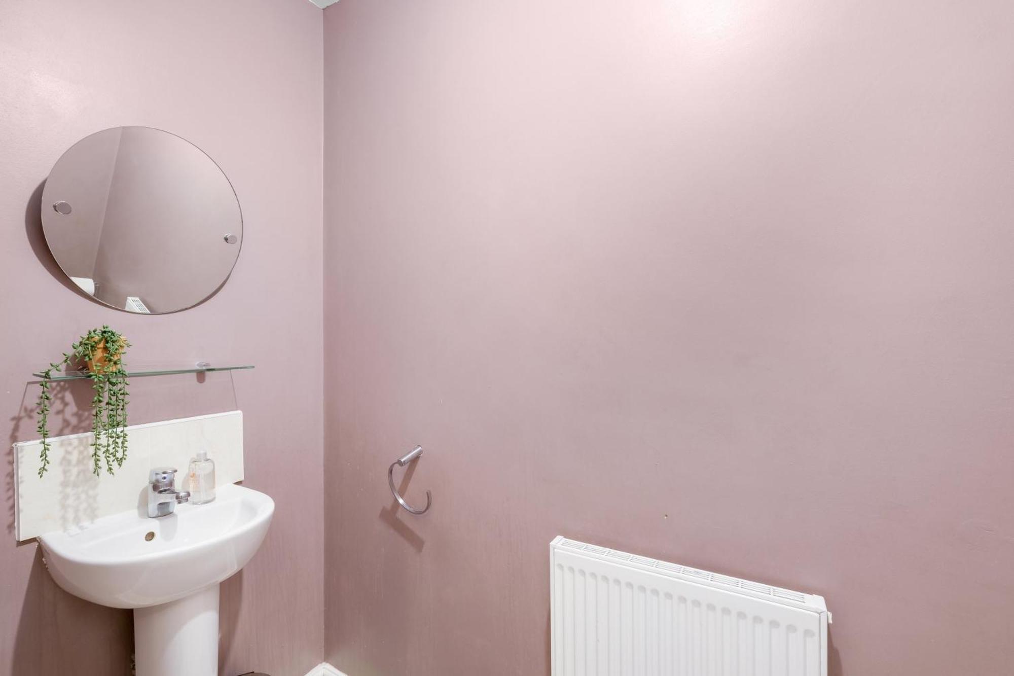 Modern Comfort 4 Bedroom, 3 Bath House In Larchfield Maidenhead Bagian luar foto