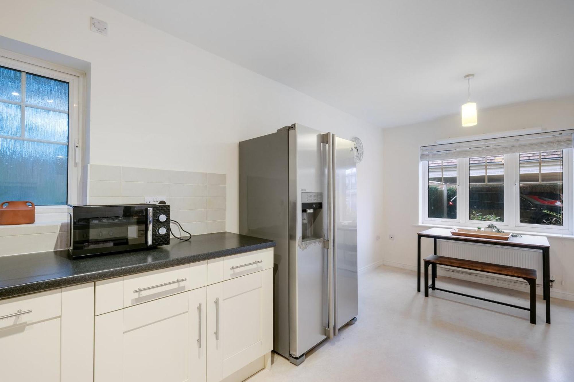 Modern Comfort 4 Bedroom, 3 Bath House In Larchfield Maidenhead Bagian luar foto