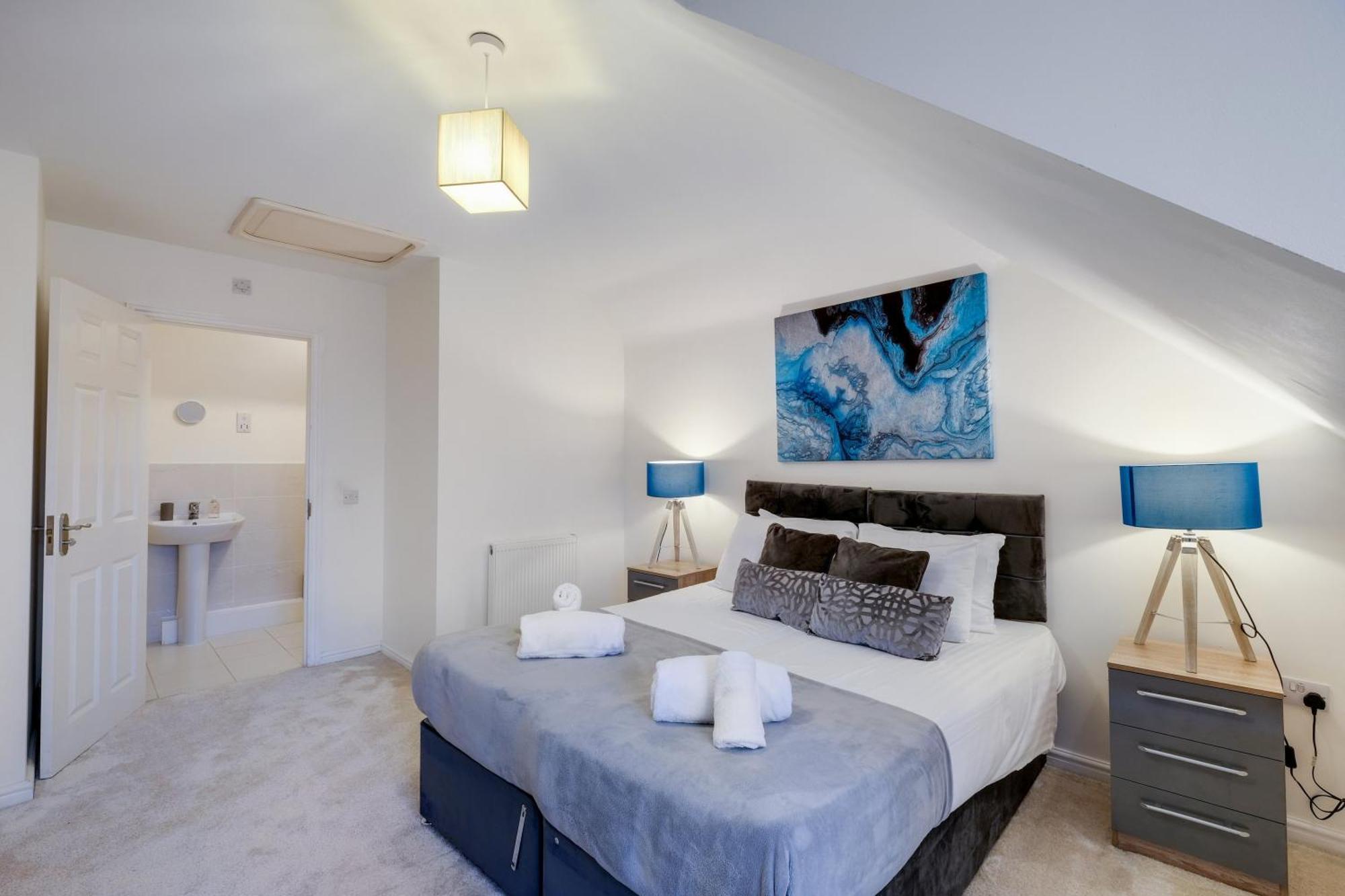 Modern Comfort 4 Bedroom, 3 Bath House In Larchfield Maidenhead Bagian luar foto