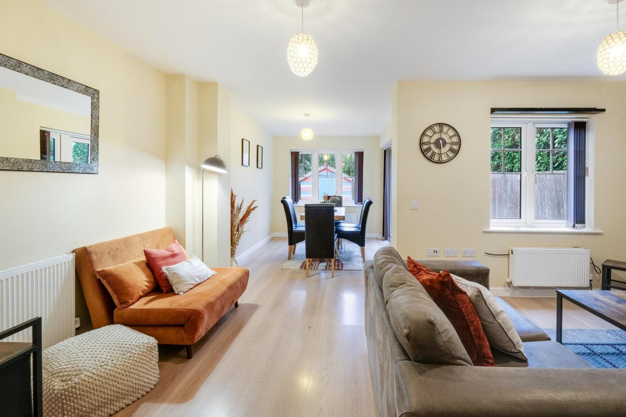 Modern Comfort 4 Bedroom, 3 Bath House In Larchfield Maidenhead Bagian luar foto