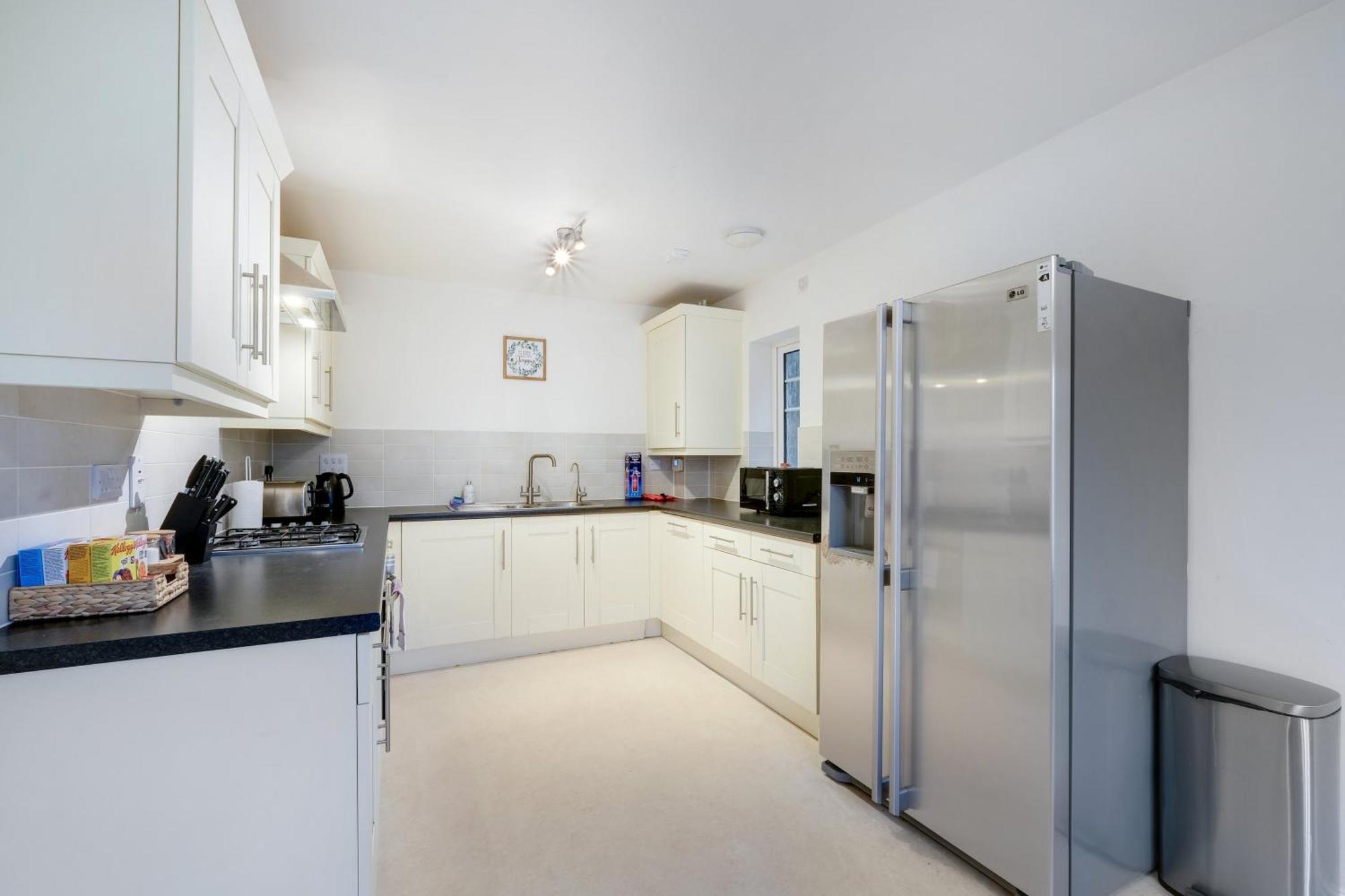 Modern Comfort 4 Bedroom, 3 Bath House In Larchfield Maidenhead Bagian luar foto