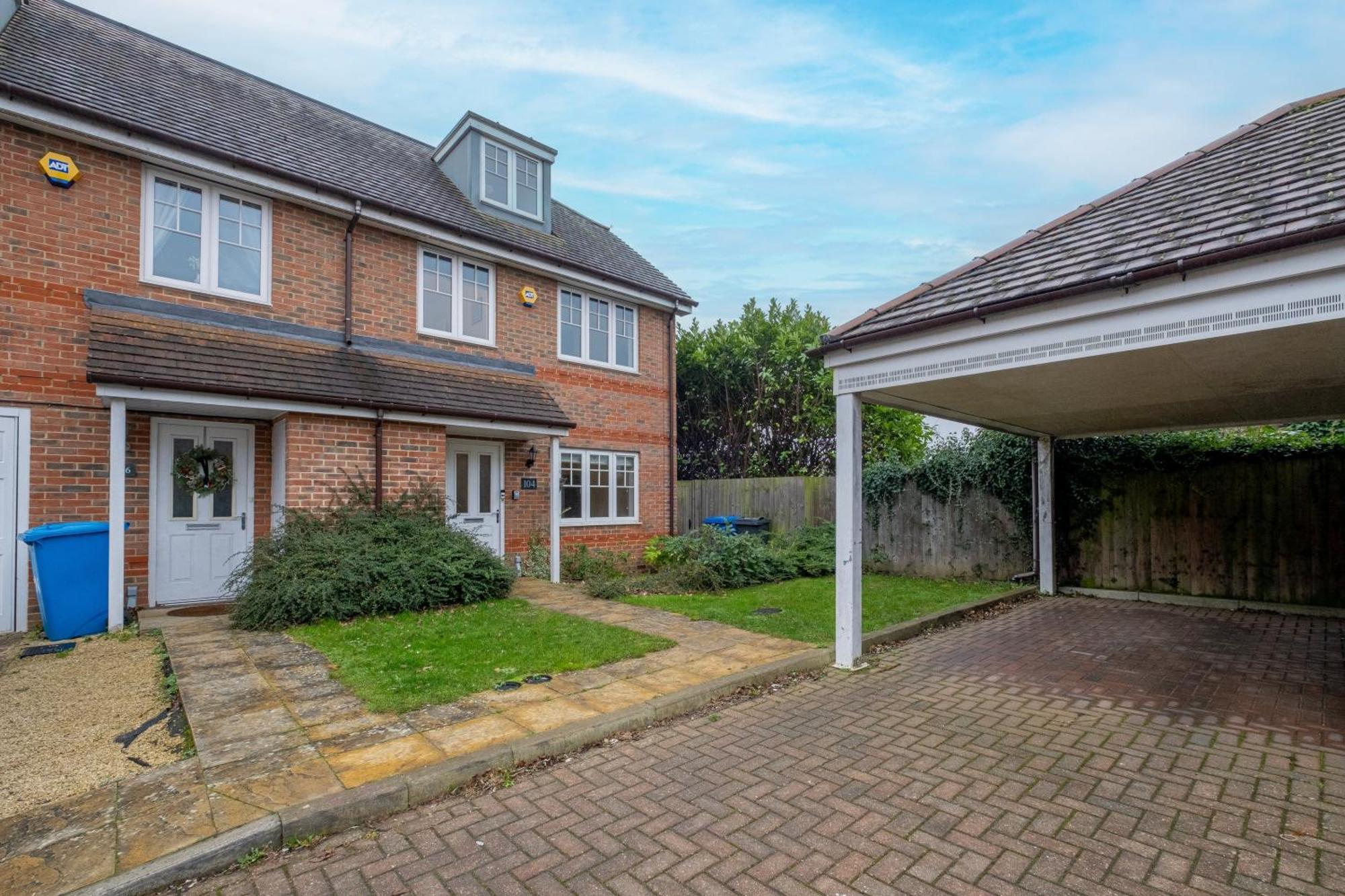 Modern Comfort 4 Bedroom, 3 Bath House In Larchfield Maidenhead Bagian luar foto