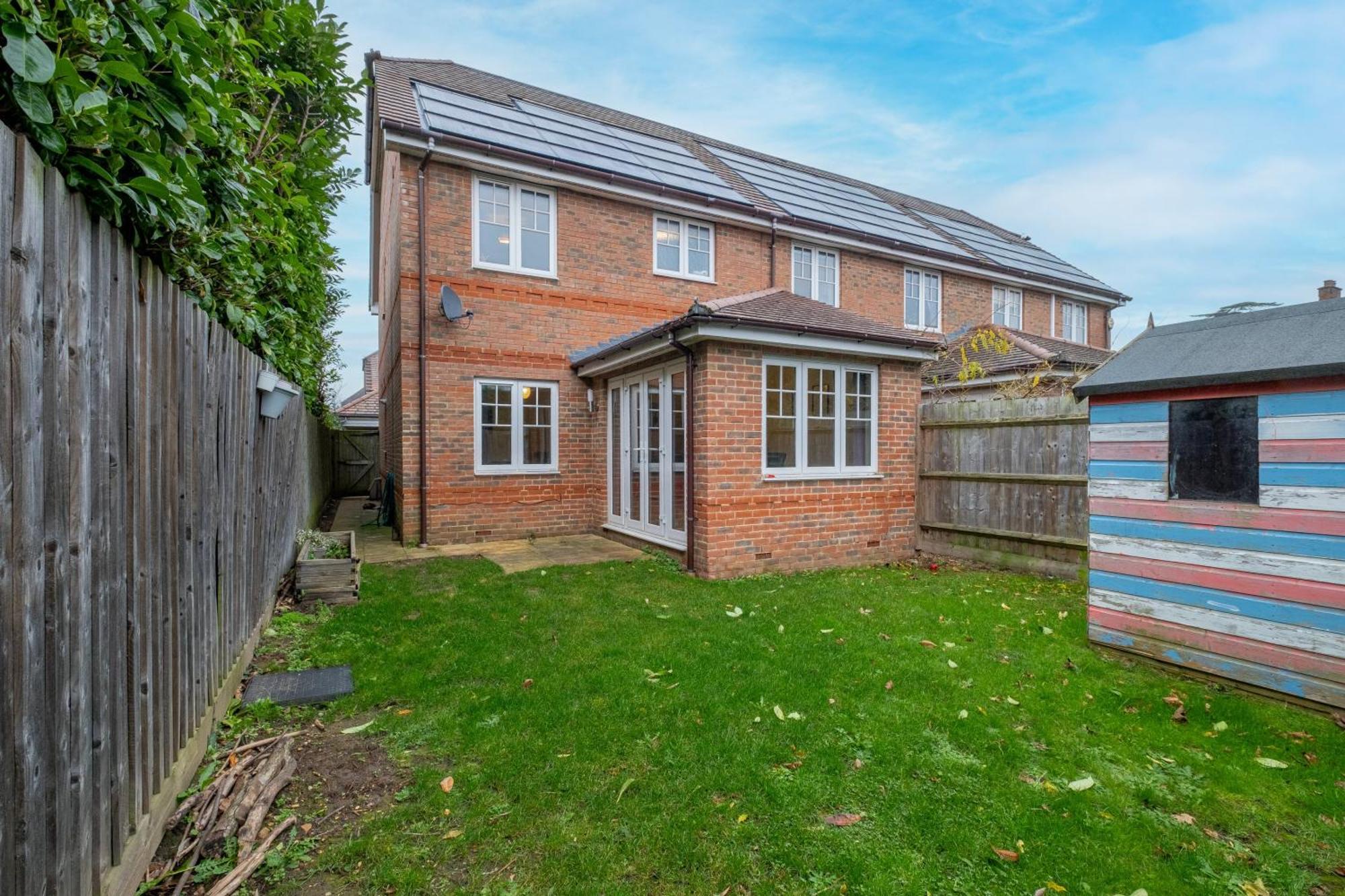 Modern Comfort 4 Bedroom, 3 Bath House In Larchfield Maidenhead Bagian luar foto