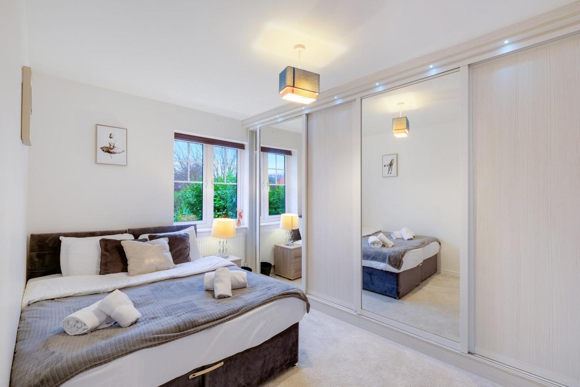 Modern Comfort 4 Bedroom, 3 Bath House In Larchfield Maidenhead Bagian luar foto