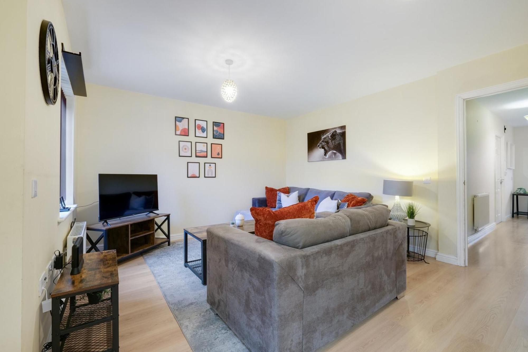 Modern Comfort 4 Bedroom, 3 Bath House In Larchfield Maidenhead Bagian luar foto