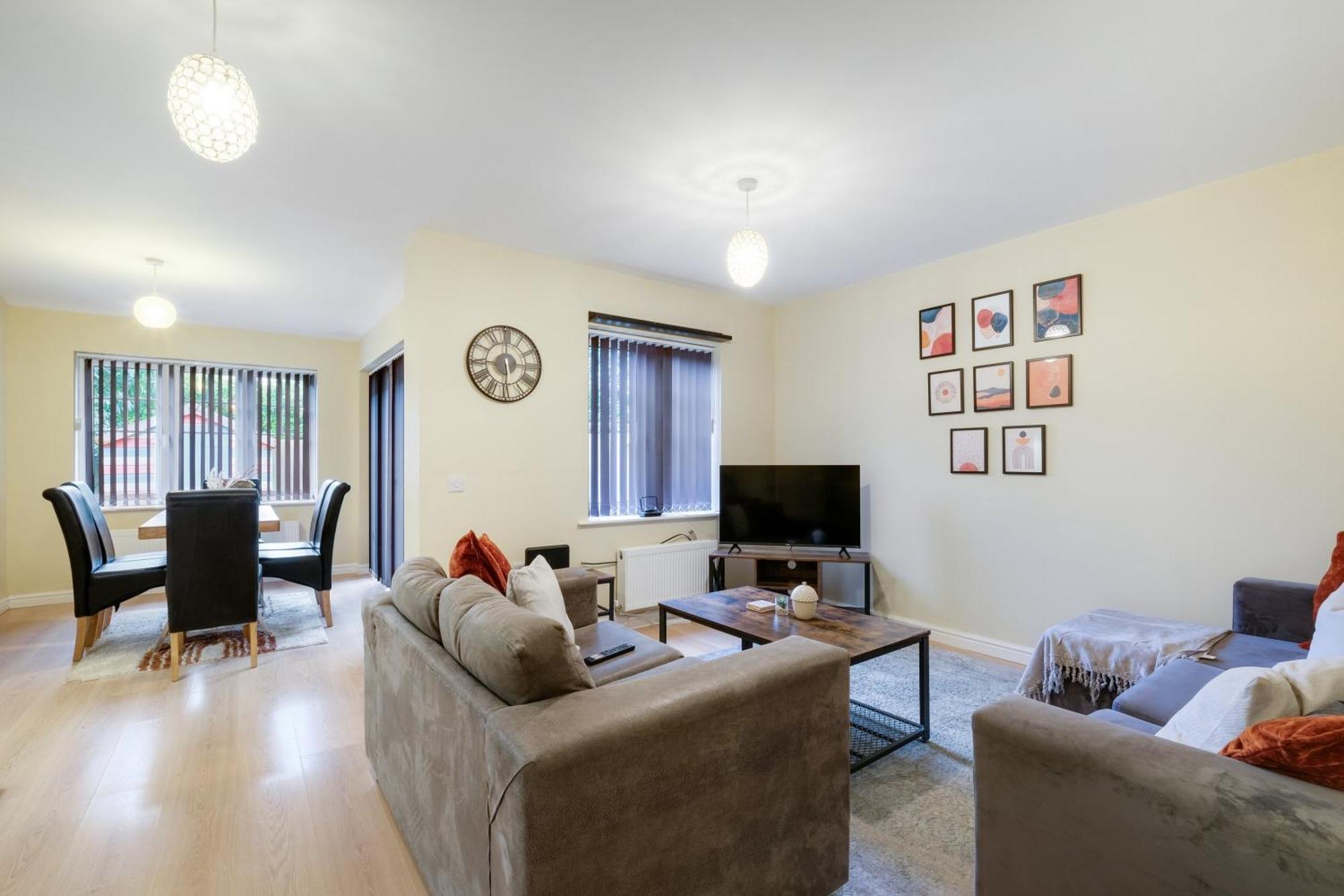 Modern Comfort 4 Bedroom, 3 Bath House In Larchfield Maidenhead Bagian luar foto